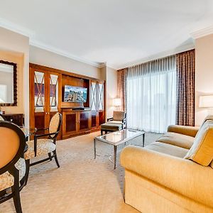 5* Deluxe One-Bedroom Suite